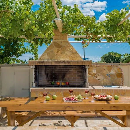 Giannoulis Village Holiday home *
